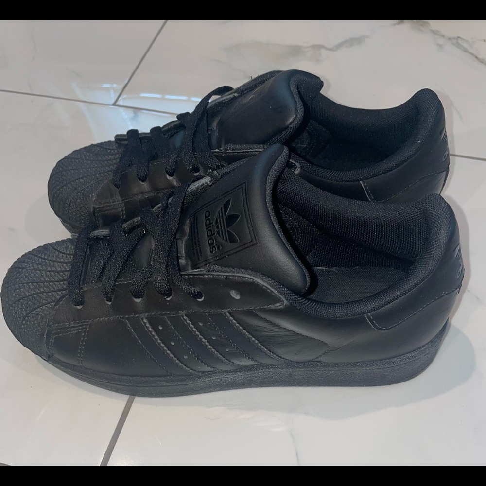 Black Adidas Shell Heads size 7